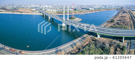 空撮 彩湖に架かる幸魂大橋 パノラマ写真 空撮 彩湖に架かる幸魂大橋 パノラマ写真 61205647