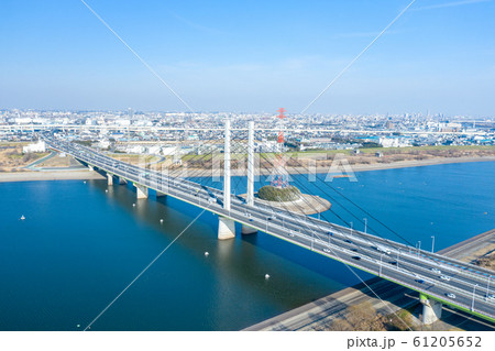 空撮　彩湖に架かる幸魂大橋 61205652