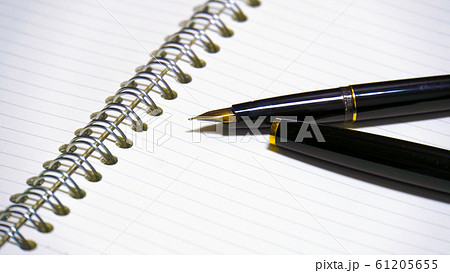 万年筆とノート 61205655