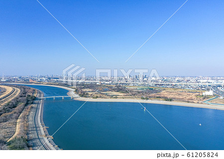 空撮　埼玉県戸田市　青空と彩湖 61205824