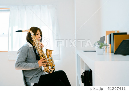 サックス奏者 練習 サックス奏者 練習 61207411