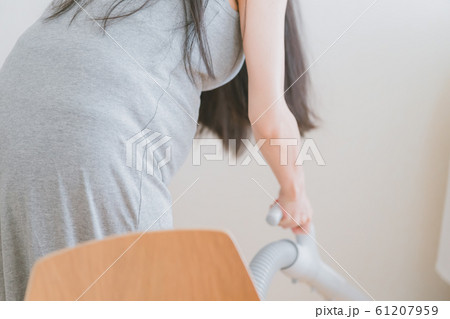 pregnant woman pregnant woman 61207959