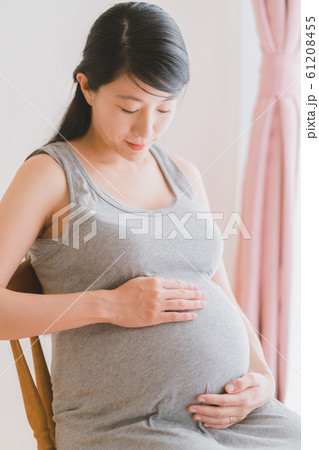 pregnant woman pregnant woman 61208455