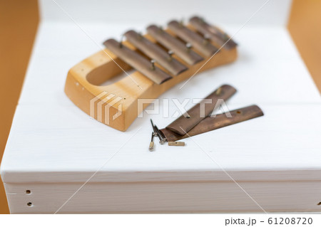 おもちゃの楽器の修理　鉄琴 61208720