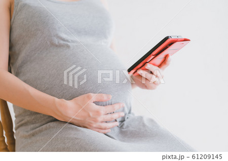 pregnant woman pregnant woman 61209145