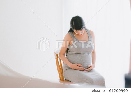 pregnant woman pregnant woman 61209990