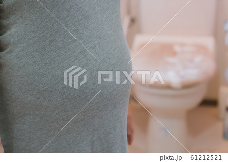 pregnant woman 61212521