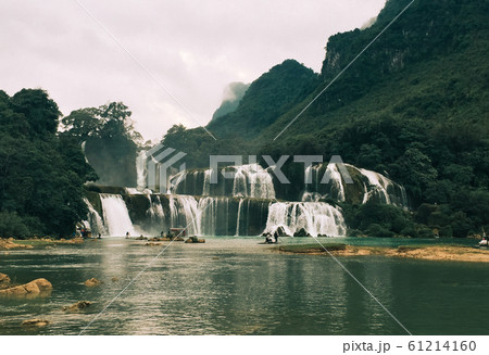 Ban Gioc Detian Waterfall at Cao Bang, Vietnam 61214160