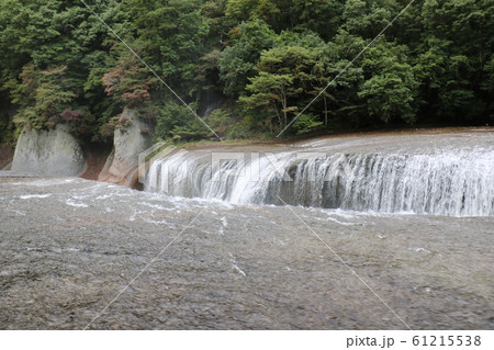 群馬県の沼田の吹割の滝 群馬県の沼田の吹割の滝 61215538