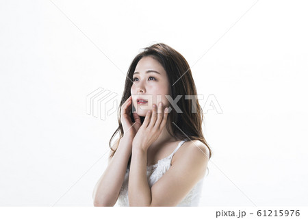 美しい女性のポートレート 美しい女性のポートレート 61215976
