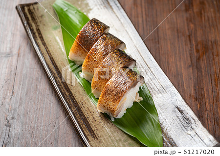 炙り〆鯖の棒寿司 61217020