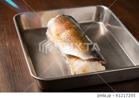 炙り〆鯖の棒寿司 61217205