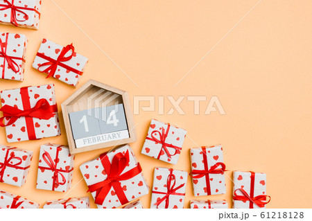 Top view of gift boxes with red hearts and wooden Top view of gift boxes with red hearts and wooden 61218128
