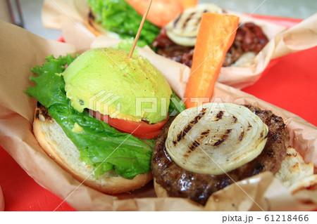 ハワイのハンバーガー 61218466