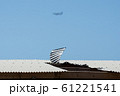 はがれたトタン屋根 61221541