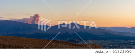 阿蘇外輪山ミルクロード339号線からの阿蘇五岳風景 Aso Sotowazan Aso Gotake 61223950