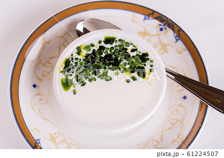 Sour cream with finely cut onions, served with borch Sour cream with finely cut onions, served with borch 61224507