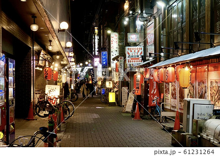 散策 蒲田の飲屋街 蒲田駅西口すぐ バーボンロードの写真素材