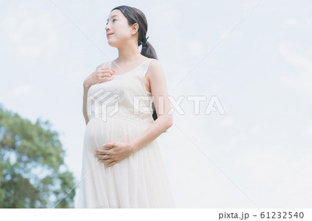 pregnant woman 61232540