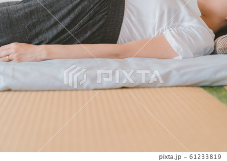 pregnant woman 61233819