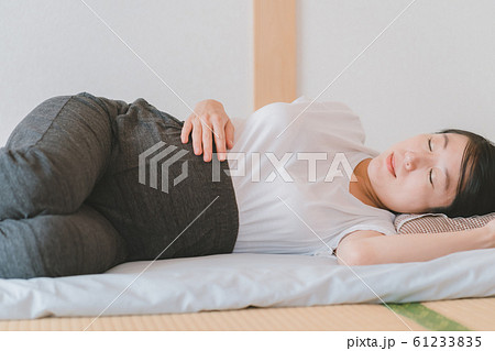 pregnant woman 61233835