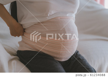pregnant woman pregnant woman 61234088