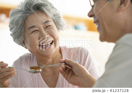 韓国人 女性 女 61237128