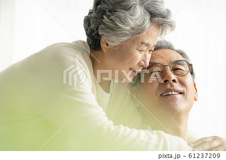 韓国人 高齢者 老人 61237209