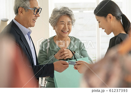 韓国人 高齢者 老人 61237393