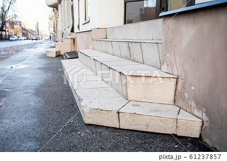 Dangerous stairs. Poor condition of construction. Public building 61237857