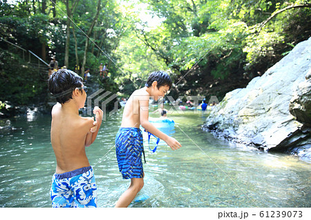 清流で遊ぶ夏休み 清流で遊ぶ夏休み 61239073