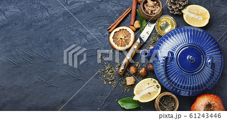 Tea with lemon 61243446