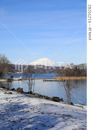 珍小島と羊蹄山（洞爺湖） 61250262