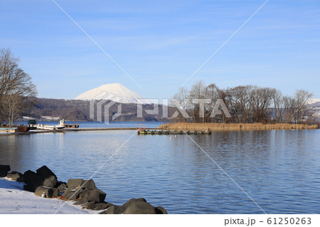 珍小島と羊蹄山（洞爺湖） 61250263