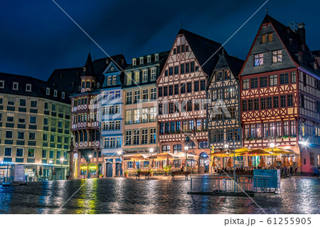 Night view of the old town square 61255905