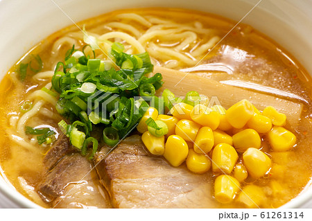 みそラーメン。(具はチャーシュー・コーン・メンマ・青ネギ)。 61261314