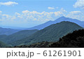 連なる山 61261901