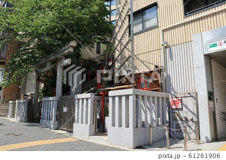 東京都港区麻布の十番稲荷神社 東京都港区麻布の十番稲荷神社 61261906