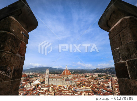 フィレンツェの風景と大聖堂　晴れの日 61270289