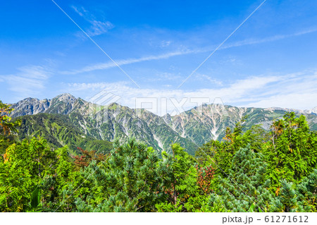 秋の五竜岳登山 （登山道から五竜岳・唐松岳を望む） 61271612