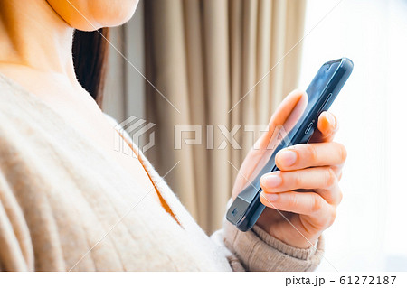 スマホ二重あご 女性 スマホ二重あご 女性 61272187