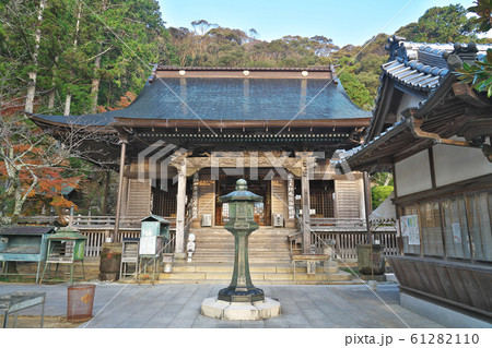 【医王山 無量寿院 薬王寺】 (四国霊場第23番札所) 徳島県海部郡美波町奥河内寺前 61282110