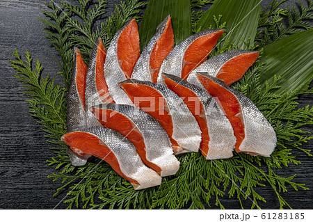 美味しい鮭の切り身 美味しい鮭の切り身 61283185