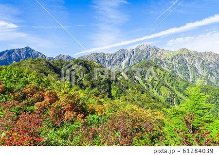 秋の五竜岳登山 （遠見尾根・五竜岳・鹿島槍ヶ岳を望む） 61284039