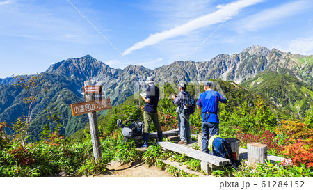 秋の五竜岳登山 （小遠見山の風景） 61284152
