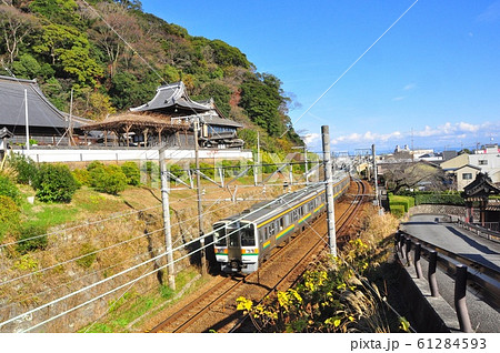 静岡市興津宿　清見寺と東海道本線 61284593
