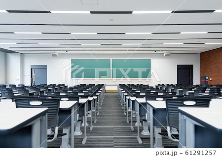 大学 教室 講義室 撮影協力 近畿大学 の写真素材