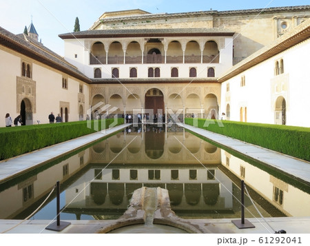アラヤネスの中庭 61292041
