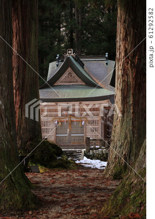 雨降宮嶺方諏訪神社（あめふりのみやみねかたすわじんじゃ）　長野県白馬村 61292582