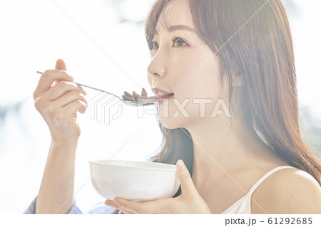 女性 女 女の子 61292685